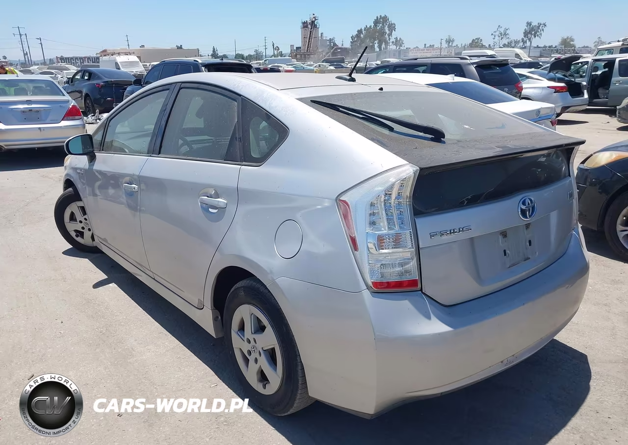 2011 Toyota Prius Two VIN:JTDKN3DU8B0265745 - 3