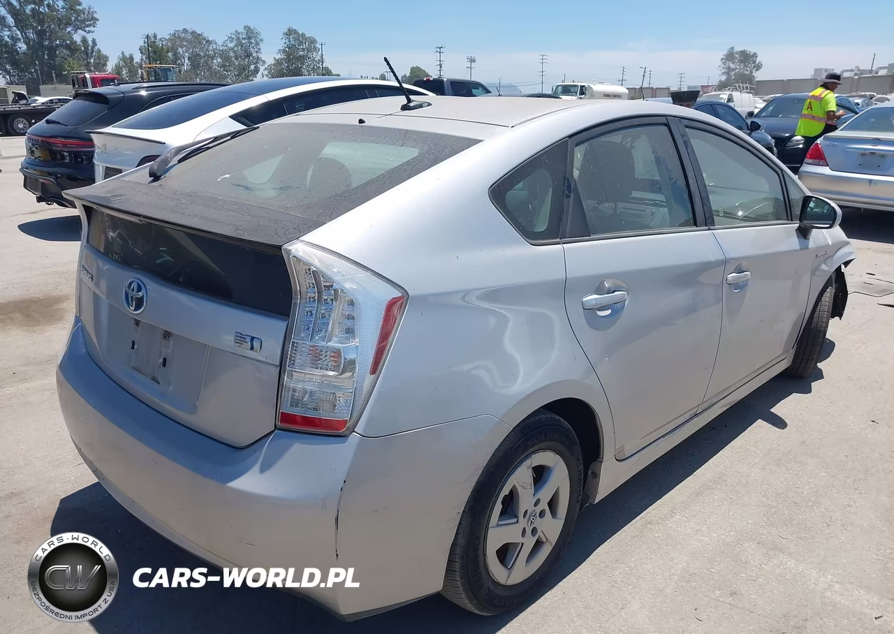 2011 Toyota Prius Two VIN:JTDKN3DU8B0265745 - 4