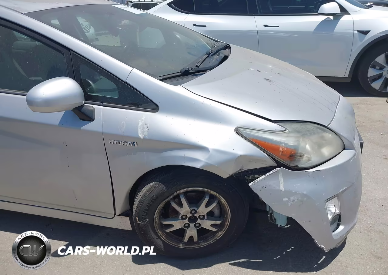 2011 Toyota Prius Two VIN:JTDKN3DU8B0265745 - 6