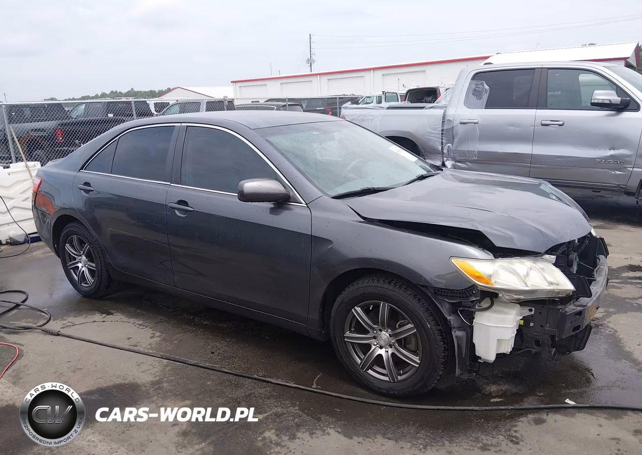 2009 Toyota Camry Le – zdjęcie 1 z 16