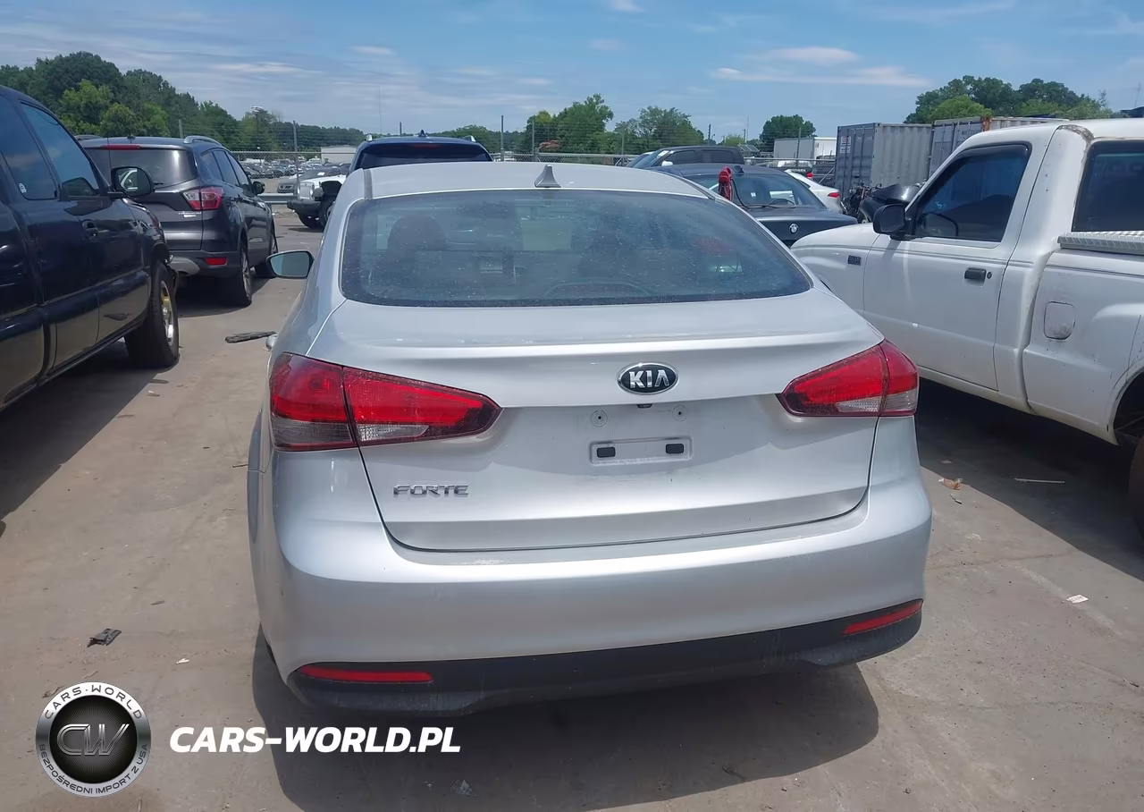 2018 Kia Forte Lx VIN:3KPFL4A78JE169888 - 16
