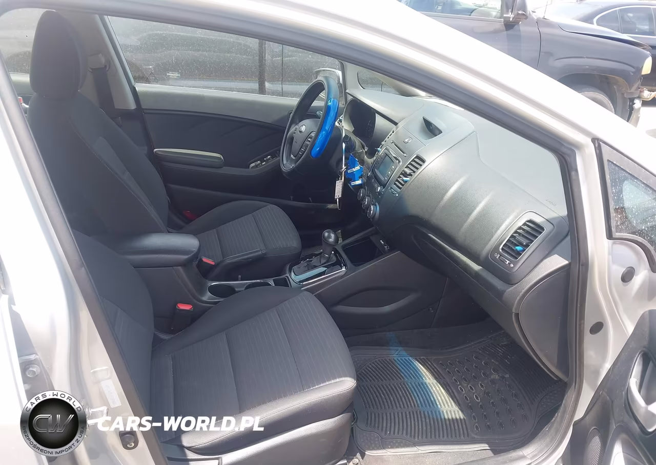2018 Kia Forte Lx VIN:3KPFL4A78JE169888 - 5