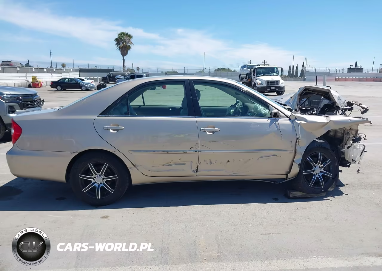 2002 Toyota Camry Xle VIN:JTDBF30K520067111 - 13
