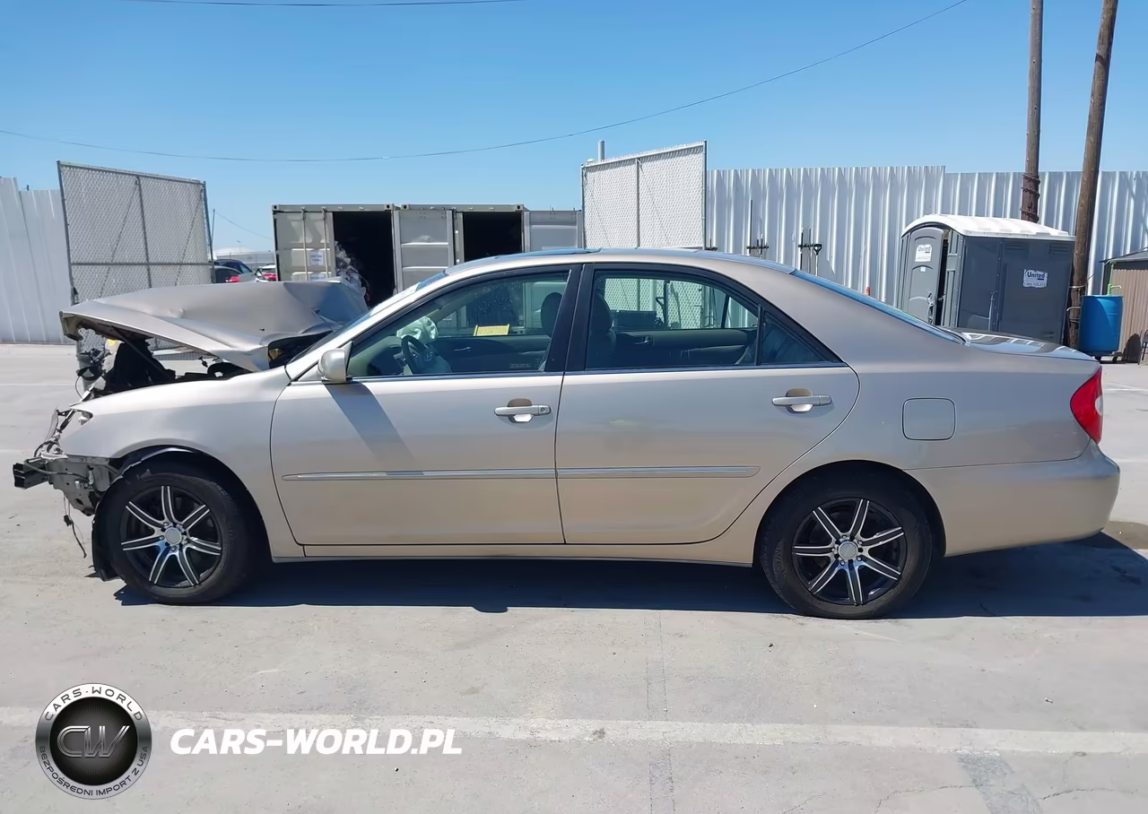 2002 Toyota Camry Xle VIN:JTDBF30K520067111 - 14