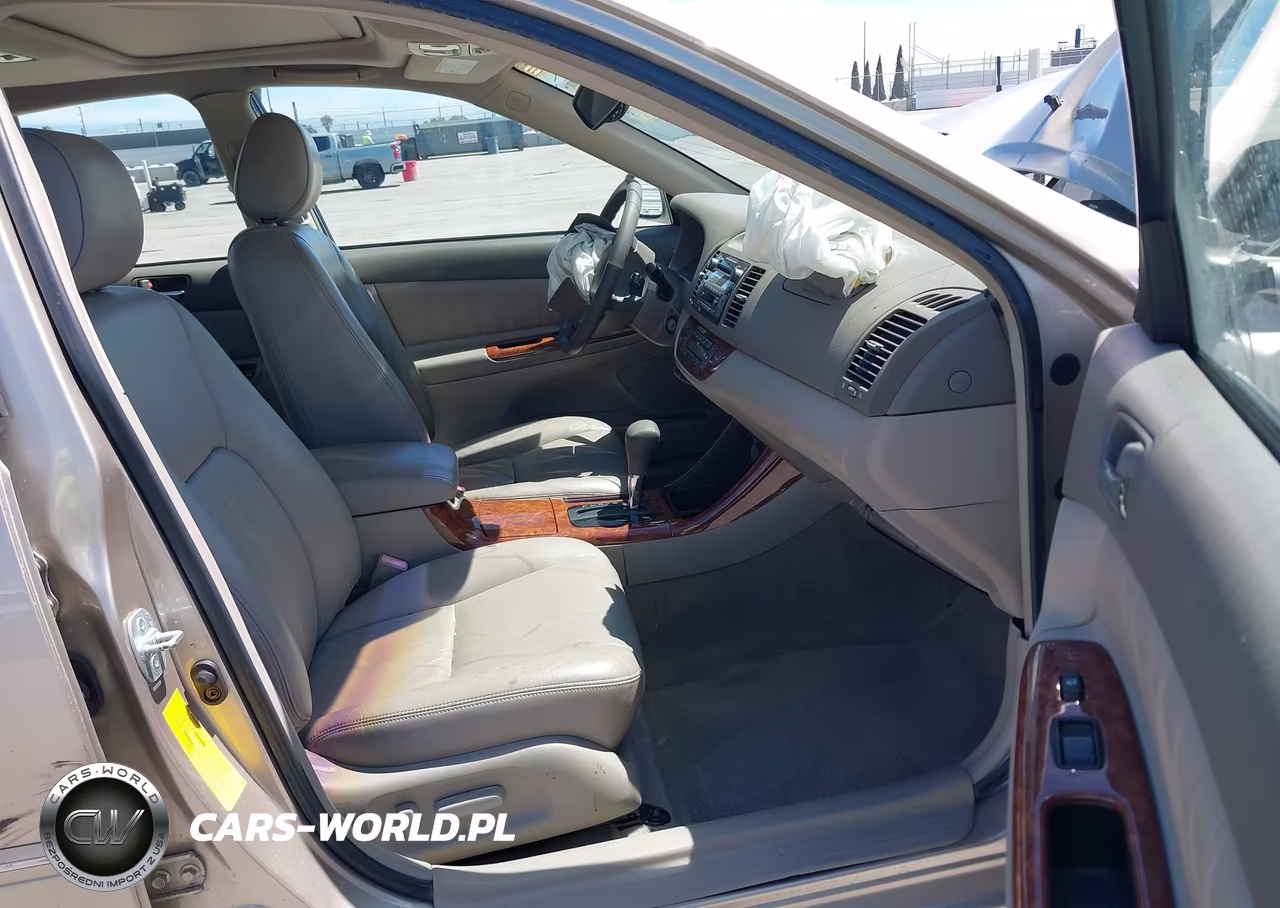 2002 Toyota Camry Xle VIN:JTDBF30K520067111 - 5