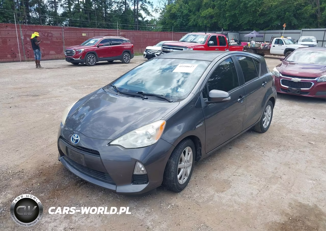 2012 Toyota Prius C Three VIN:JTDKDTB30C1524771 - 2
