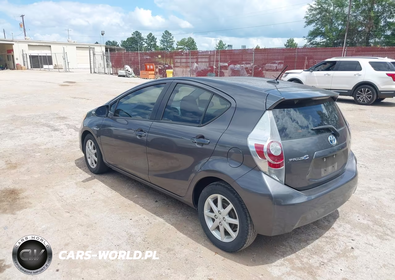 2012 Toyota Prius C Three VIN:JTDKDTB30C1524771 - 3