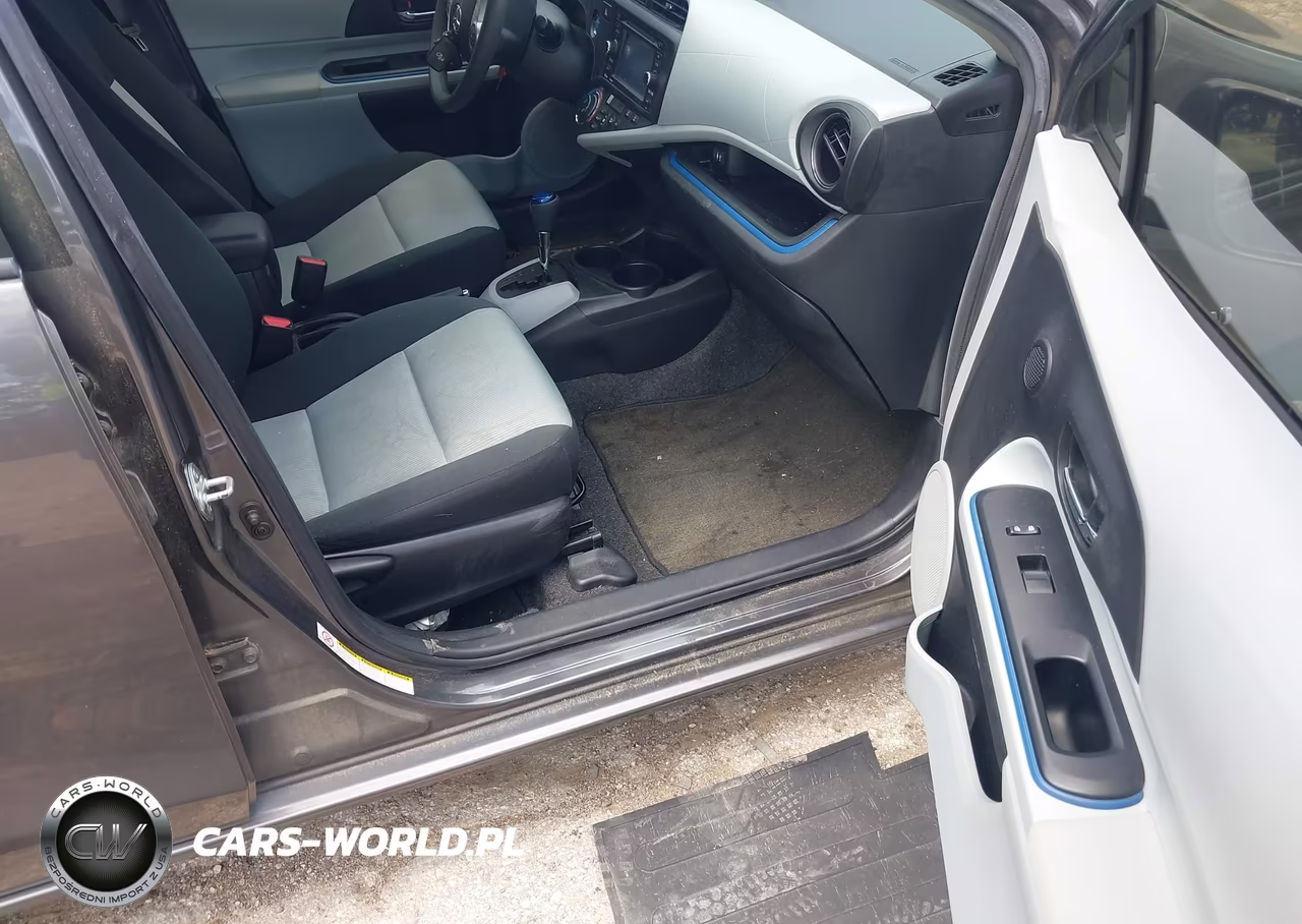 2012 Toyota Prius C Three VIN:JTDKDTB30C1524771 - 5