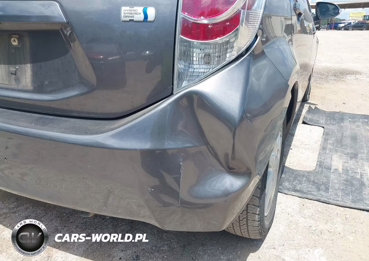 2012 Toyota Prius C Three VIN:JTDKDTB30C1524771 - 6