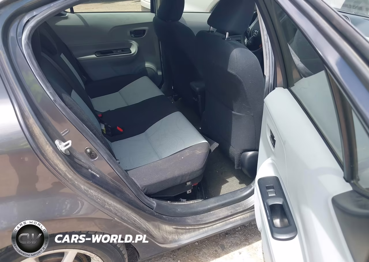 2012 Toyota Prius C Three VIN:JTDKDTB30C1524771 - 8