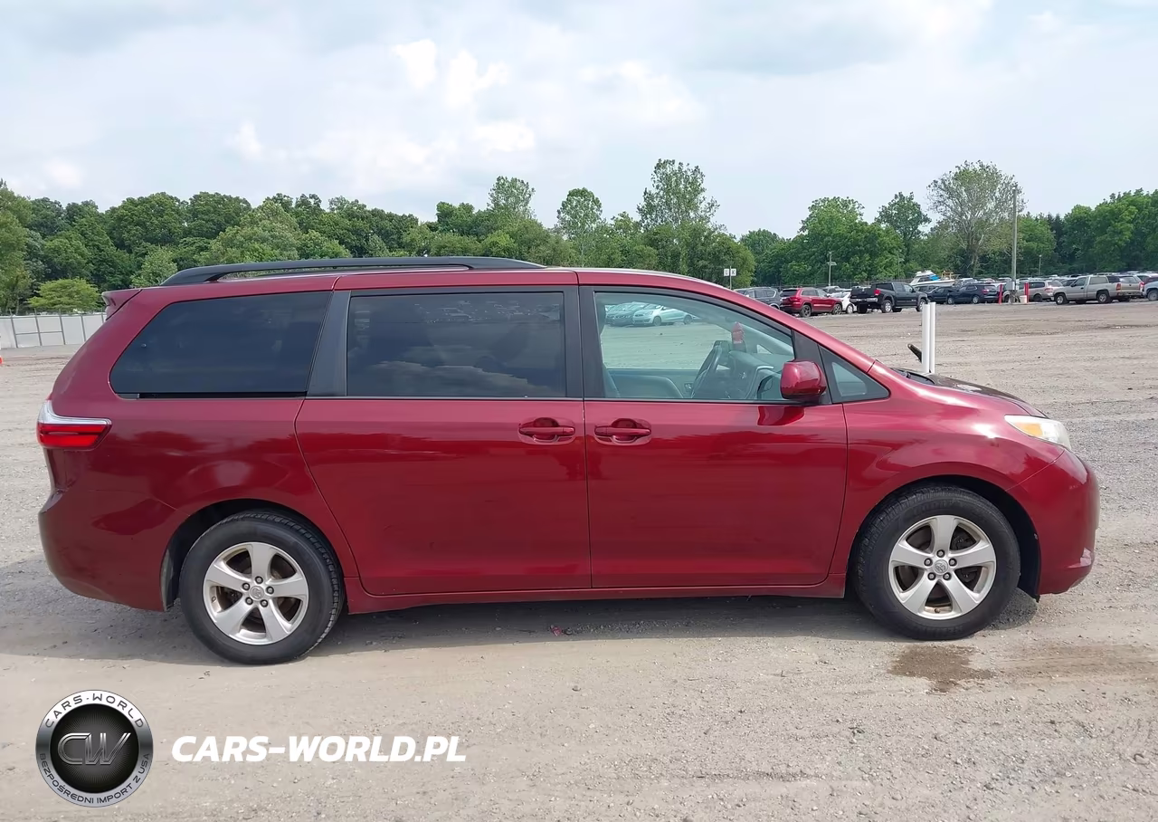 2017 Toyota Sienna Le 8 Passenger VIN:5TDKZ3DC9HS876692 - 13