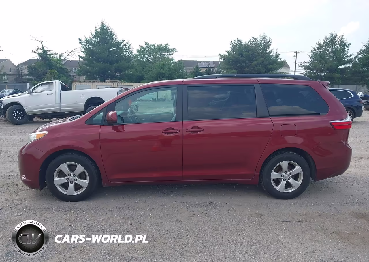 2017 Toyota Sienna Le 8 Passenger VIN:5TDKZ3DC9HS876692 - 14