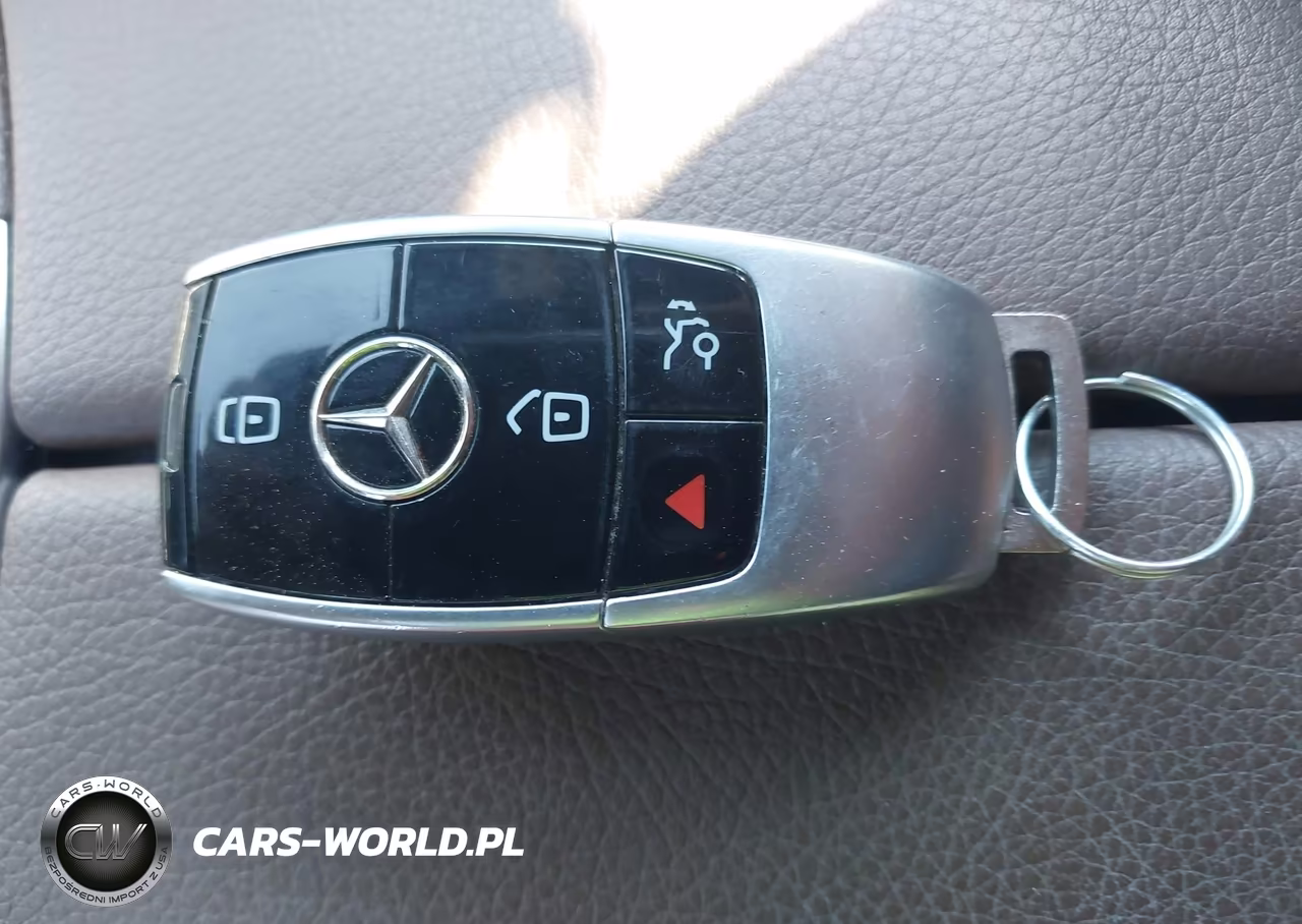 2017 Mercedes-Benz E 300 4Matic VIN:WDDZF4KB6HA030630 - 11
