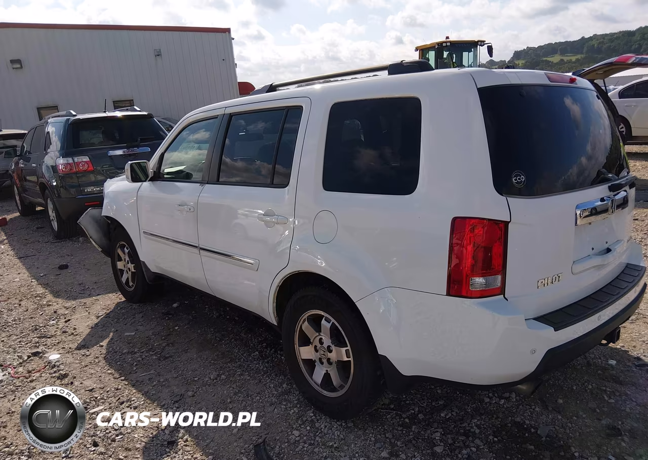 2010 Honda Pilot Touring VIN:5FNYF3H8XAB016626 - 3