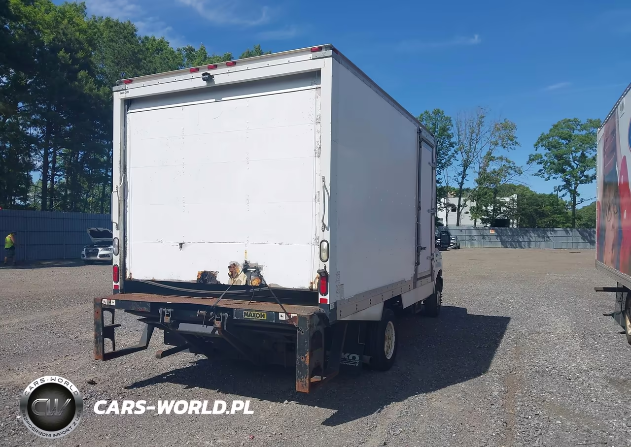 2013 Ford E-350 Cutaway VIN:1FDWE3FL8DDA39797 - 4