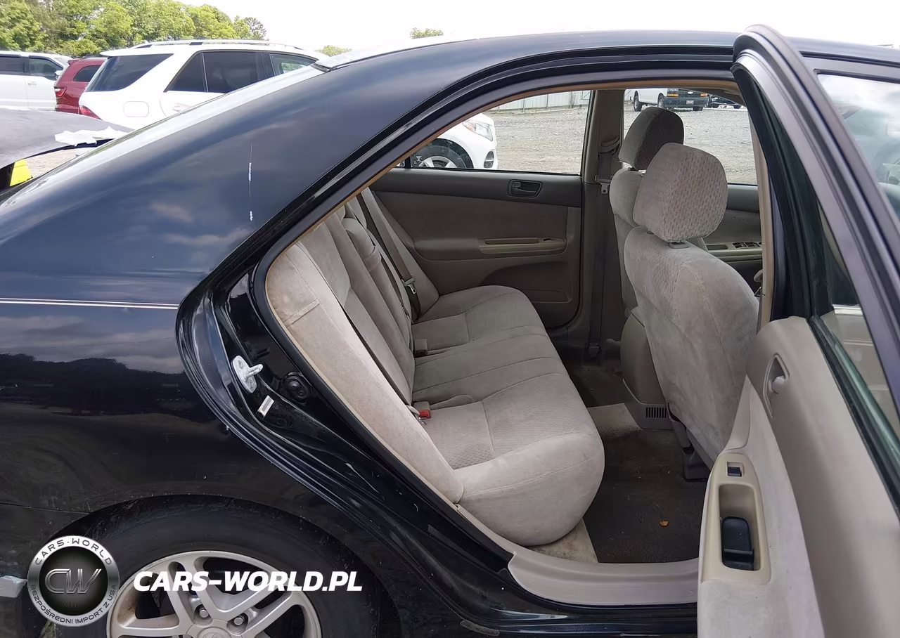 2002 Toyota Camry Le VIN:4T1BE32K42U621713 - 8