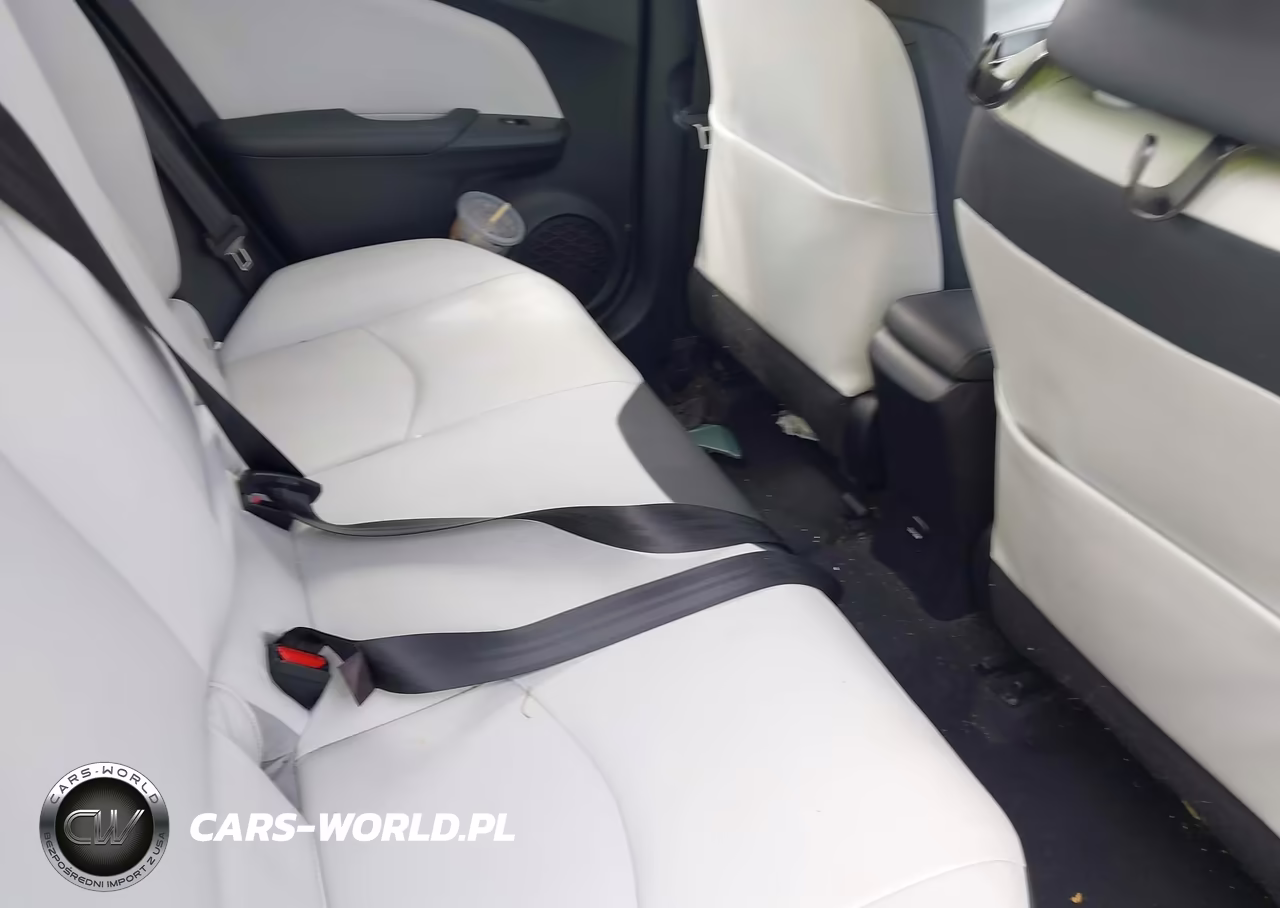 2016 Toyota Prius Four Touring VIN:JTDKARFU4G3001617 - 8