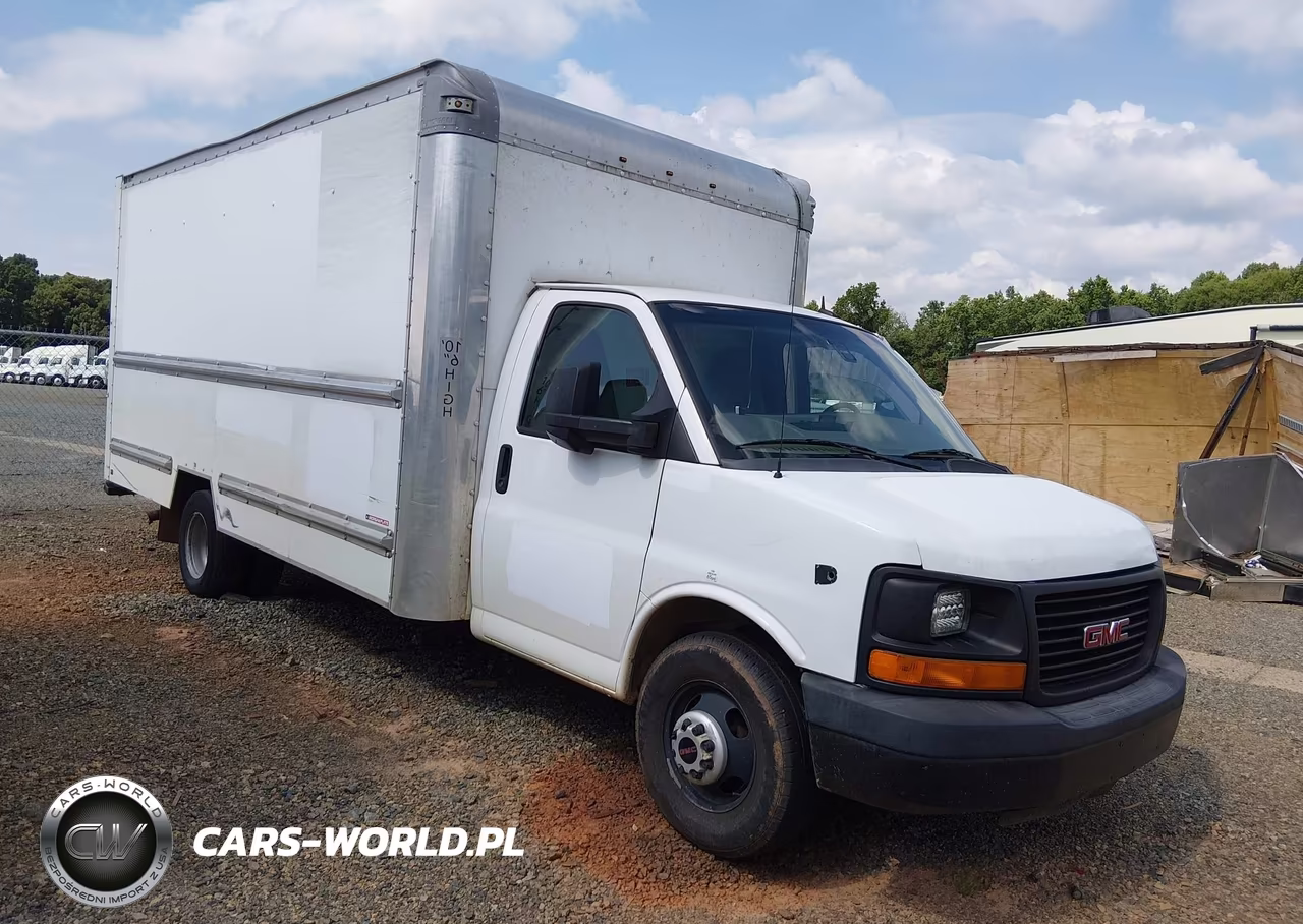 2015 GMC Savana Cutaway 3500
