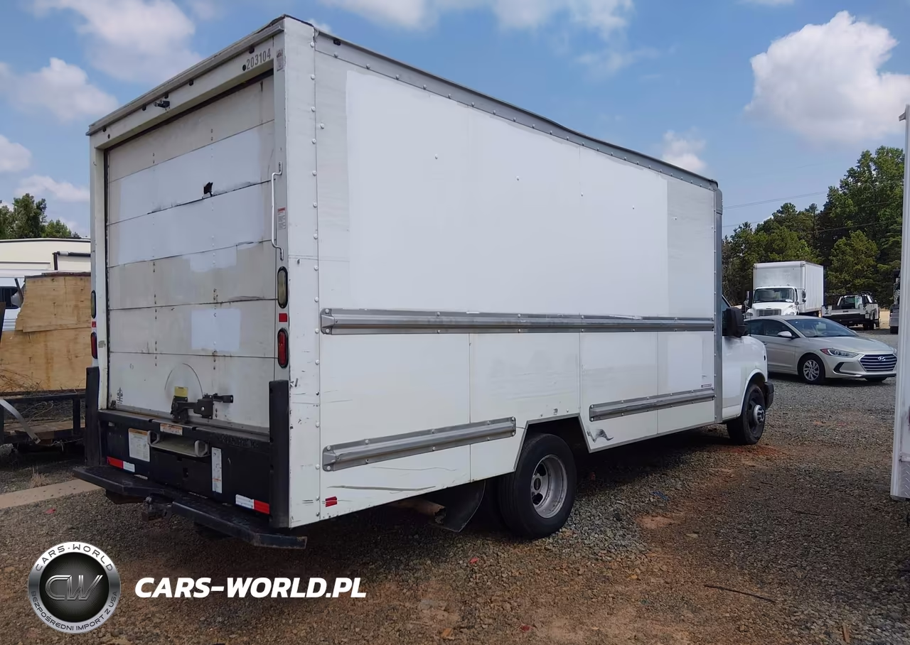 2015 GMC Savana Cutaway 3500 VIN:1GD374CG9F1900001 - 4