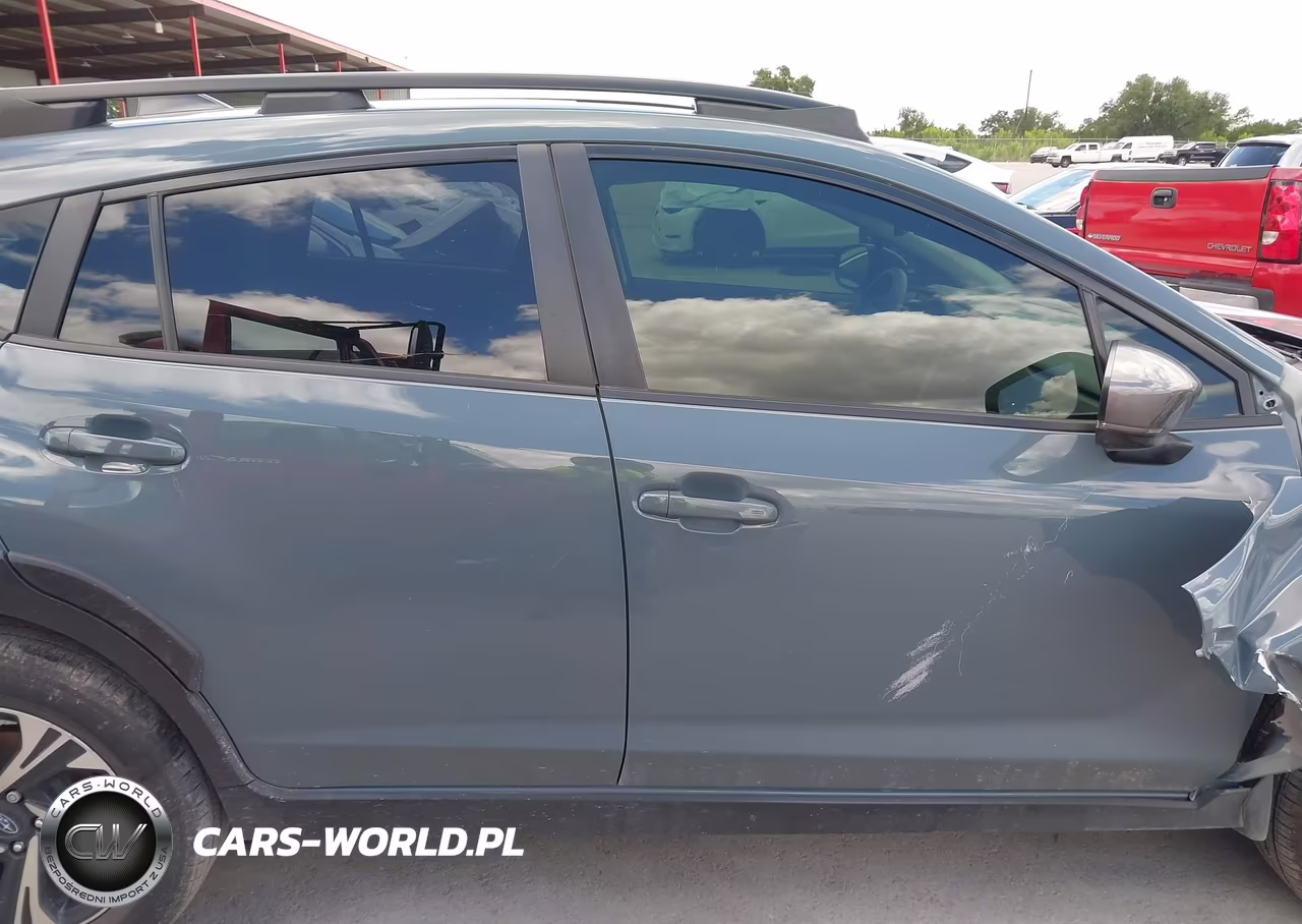 2024 Subaru Crosstrek Premium VIN:JF2GUADC4RH326591 - 13