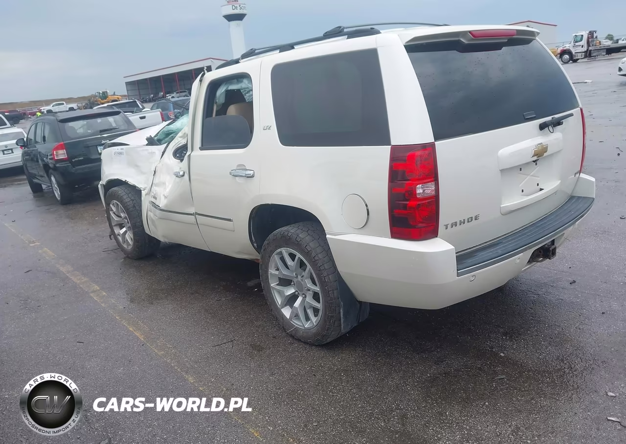 2011 Chevrolet Tahoe Ltz VIN:1GNSKCE04BR325169 - 3