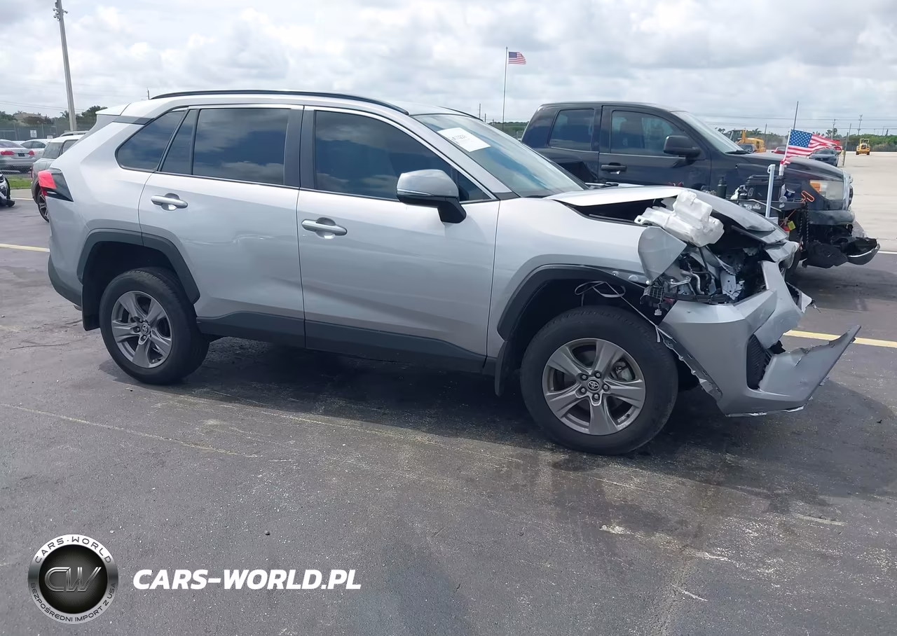 2024 Toyota Rav4 Xle – zdjęcie 1 z 16
