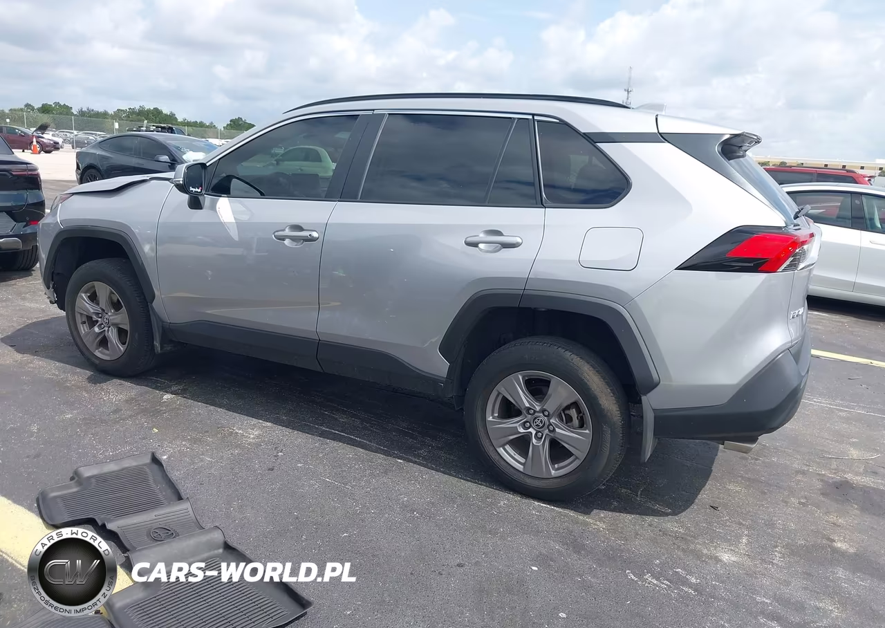 2024 Toyota Rav4 Xle VIN:2T3W1RFV2RC264121 - 3