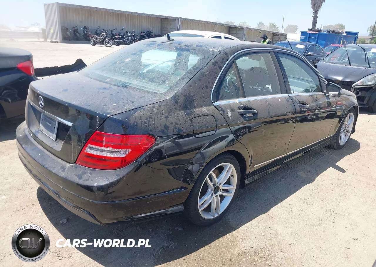 2013 Mercedes-Benz C 250 Sport VIN:WDDGF4HB5DR271721 - 4