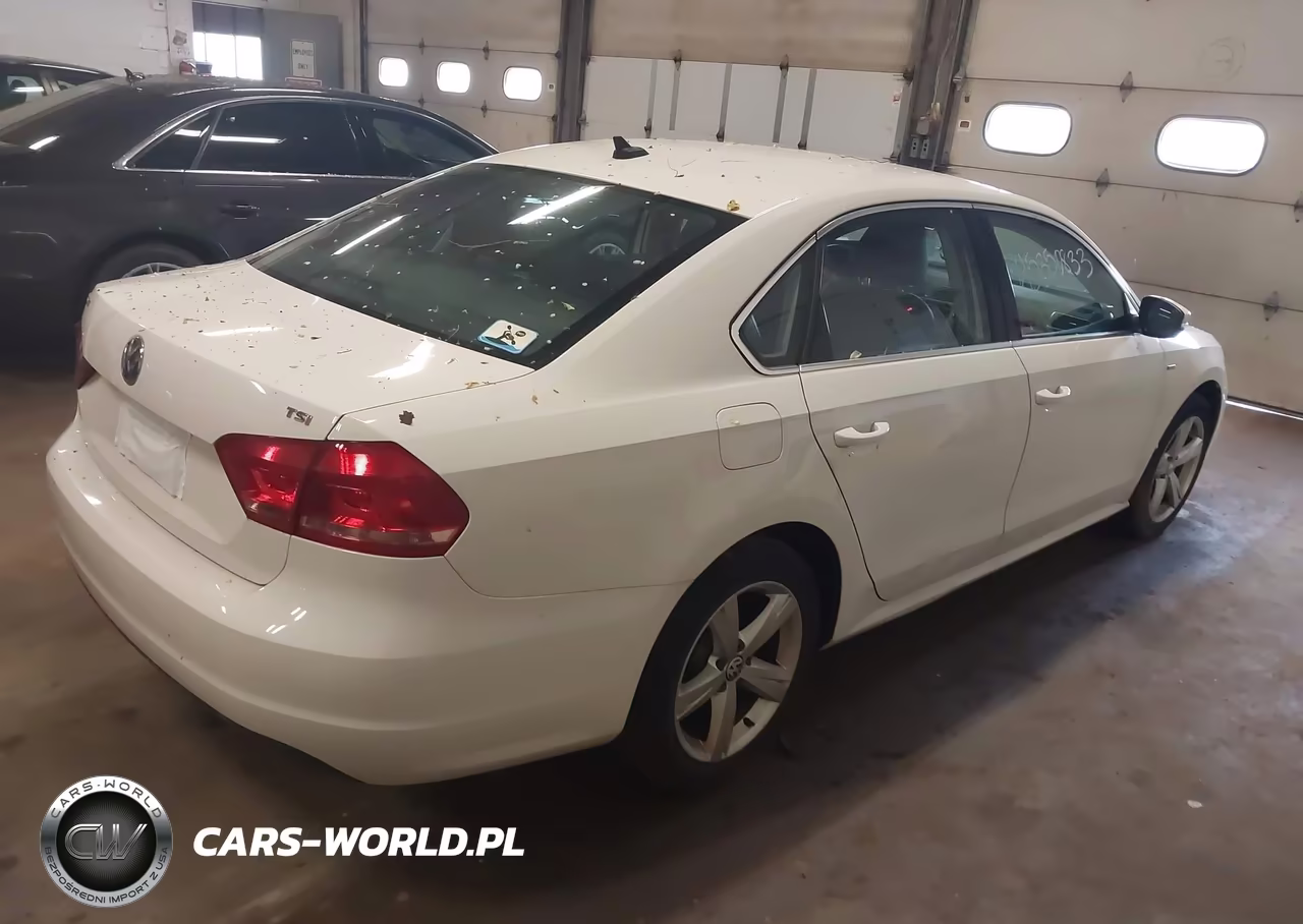 2015 Volkswagen Passat 1.8T Limited Edition VIN:1VWAT7A38FC110134 - 4