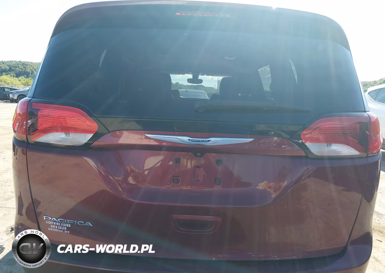 2018 Chrysler Pacifica Touring L VIN:2C4RC1BG5JR310473 - 16