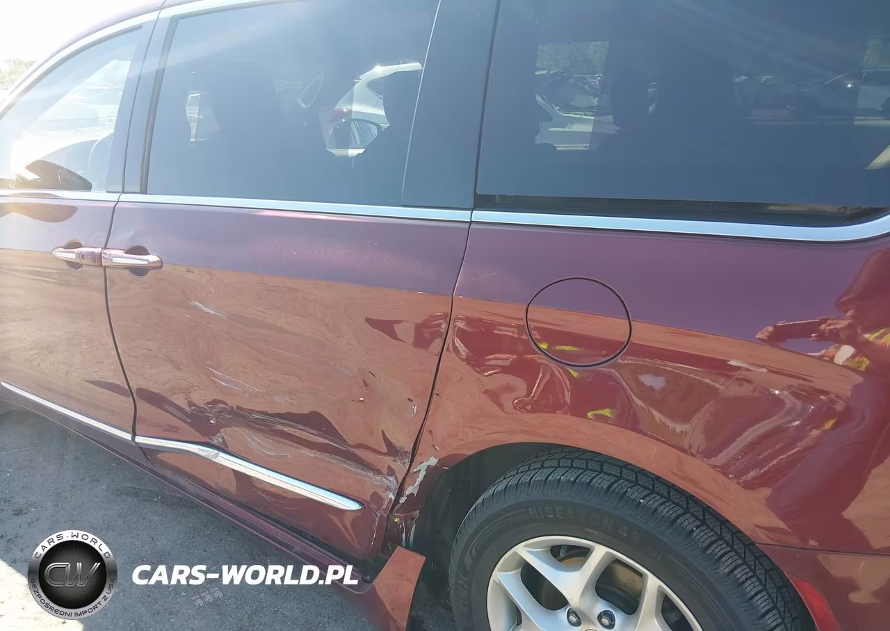 2018 Chrysler Pacifica Touring L VIN:2C4RC1BG5JR310473 - 6