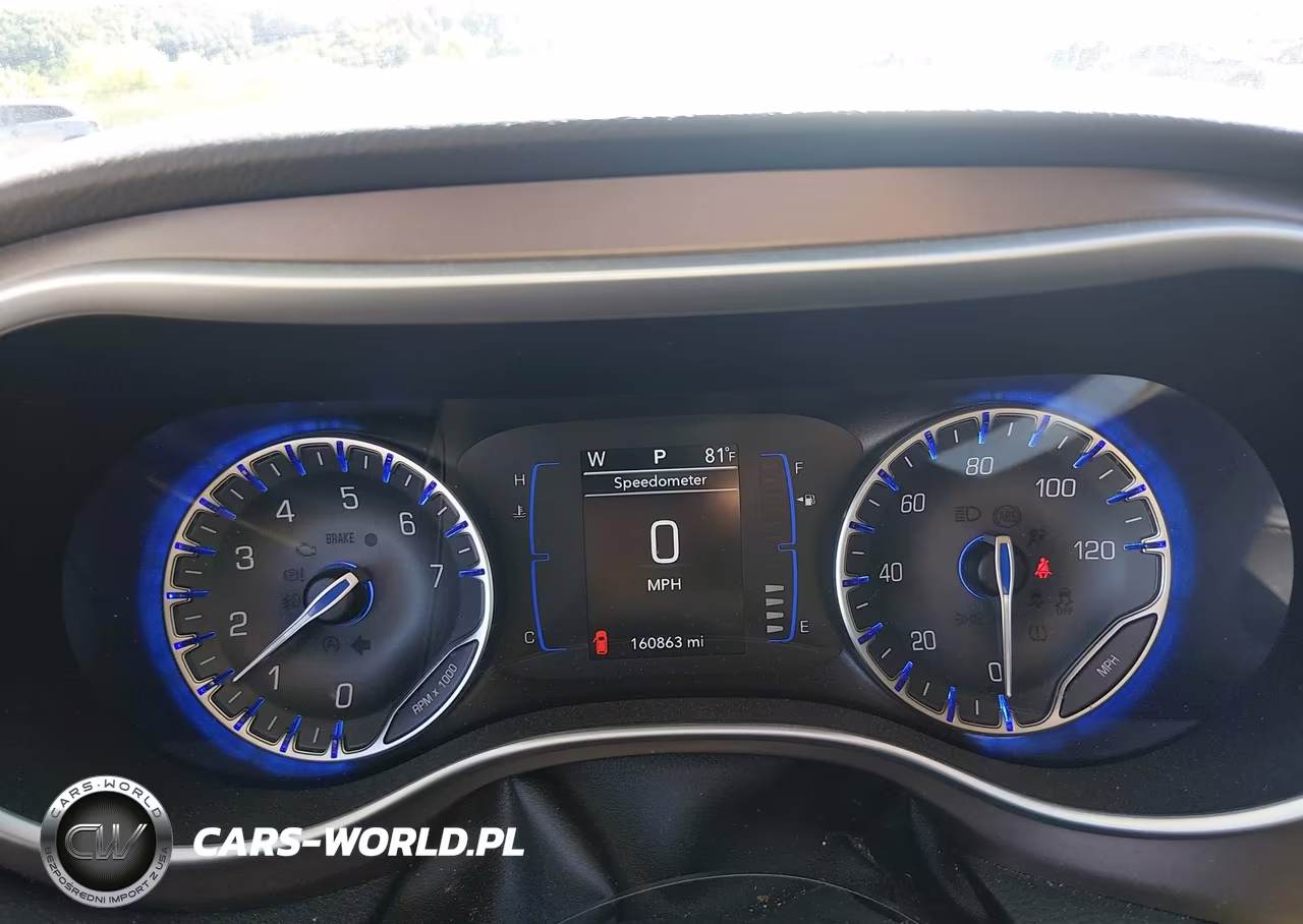 2018 Chrysler Pacifica Touring L VIN:2C4RC1BG5JR310473 - 7