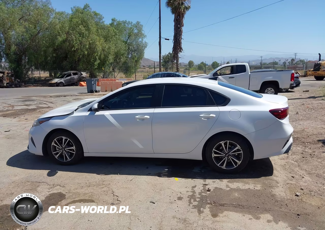 2024 Kia Forte Lxs VIN:3KPF24AD0RE779529 - 14