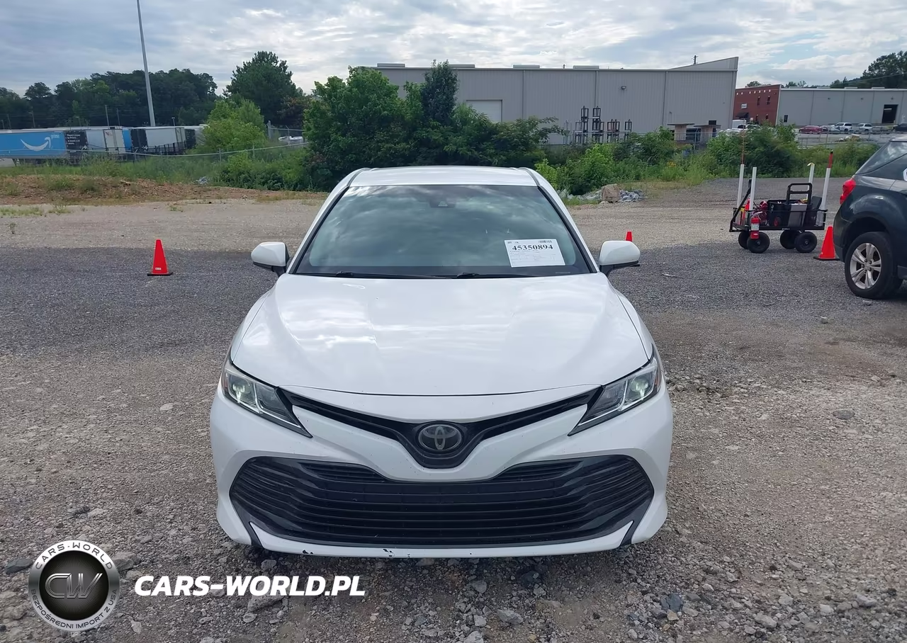 2018 Toyota Camry Le VIN:4T1B11HKXJU529916 - 12