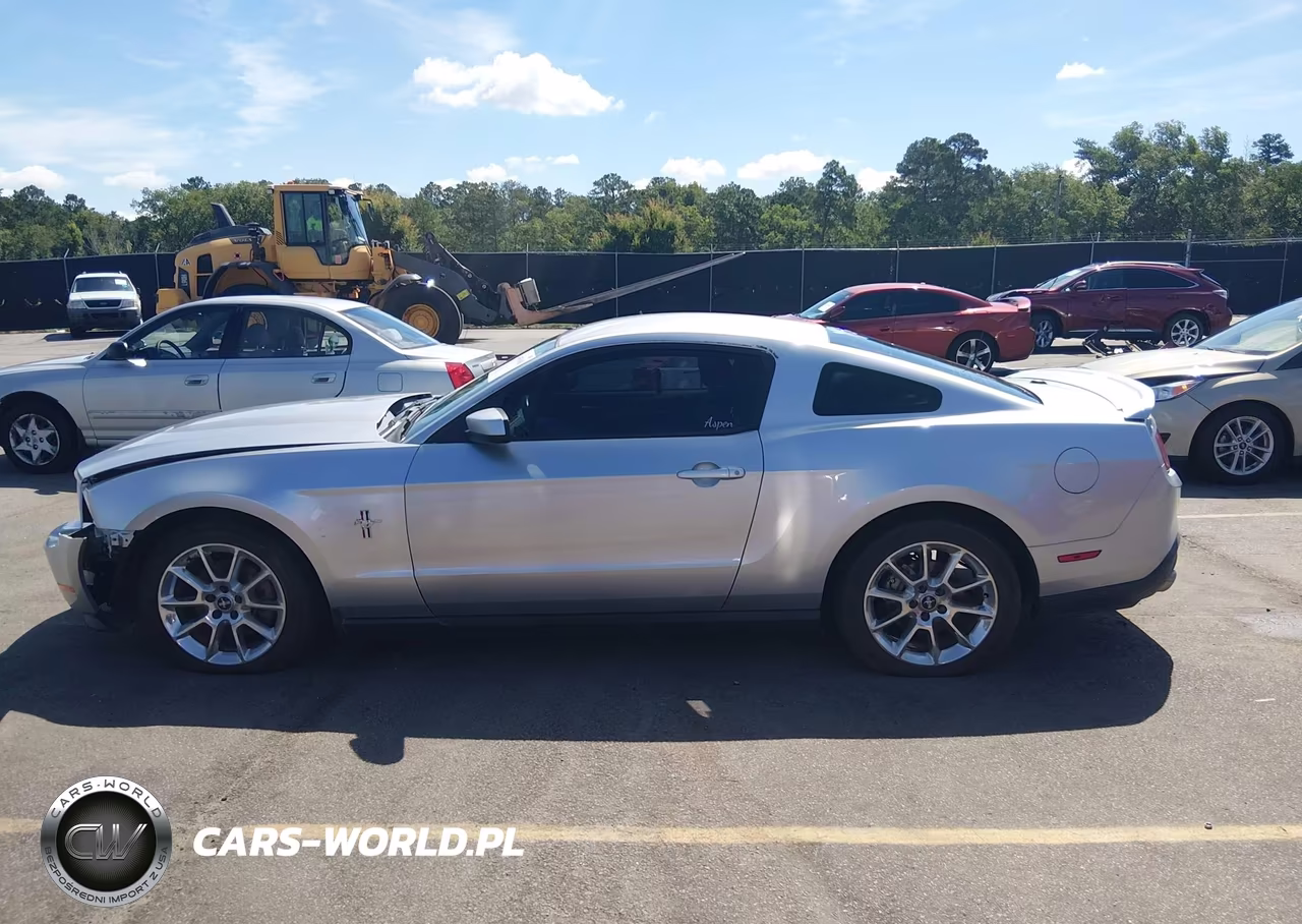 2011 Ford Mustang V6 Premium VIN:1ZVBP8AM1B5153140 - 14