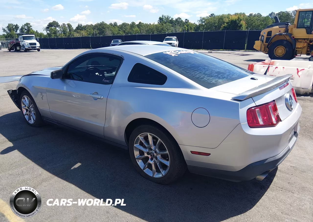 2011 Ford Mustang V6 Premium VIN:1ZVBP8AM1B5153140 - 3