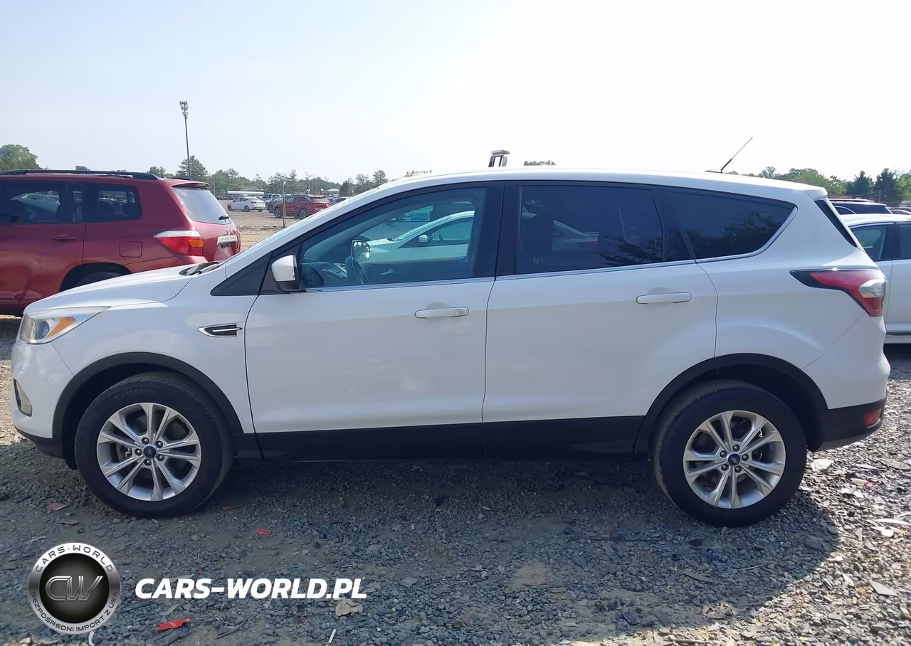 2017 Ford Escape Se VIN:1FMCU9GD1HUB55669 - 14