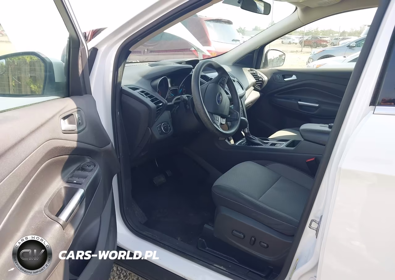 2017 Ford Escape Se VIN:1FMCU9GD1HUB55669 - 5