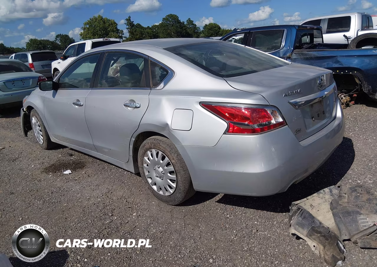 2015 Nissan Altima 2.5 S VIN:1N4AL3AP1FN305338 - 3