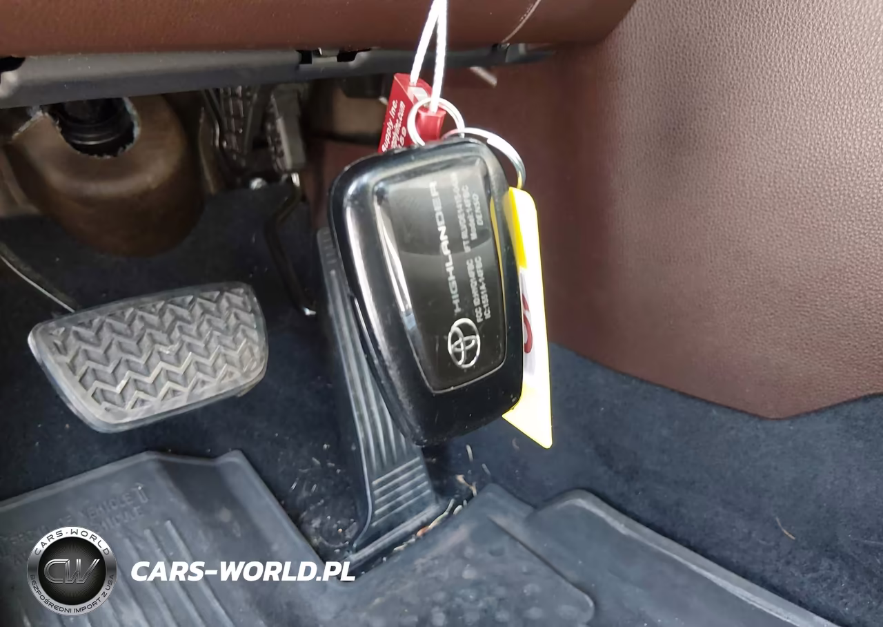 2020 Toyota Highlander Limited VIN:5TDDZRBH7LS051026 - 11