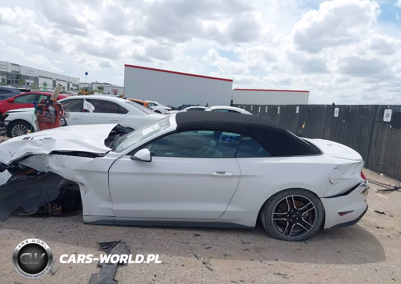 2022 Ford Mustang Ecoboost Premium VIN:1FATP8UH8N5103075 - 14