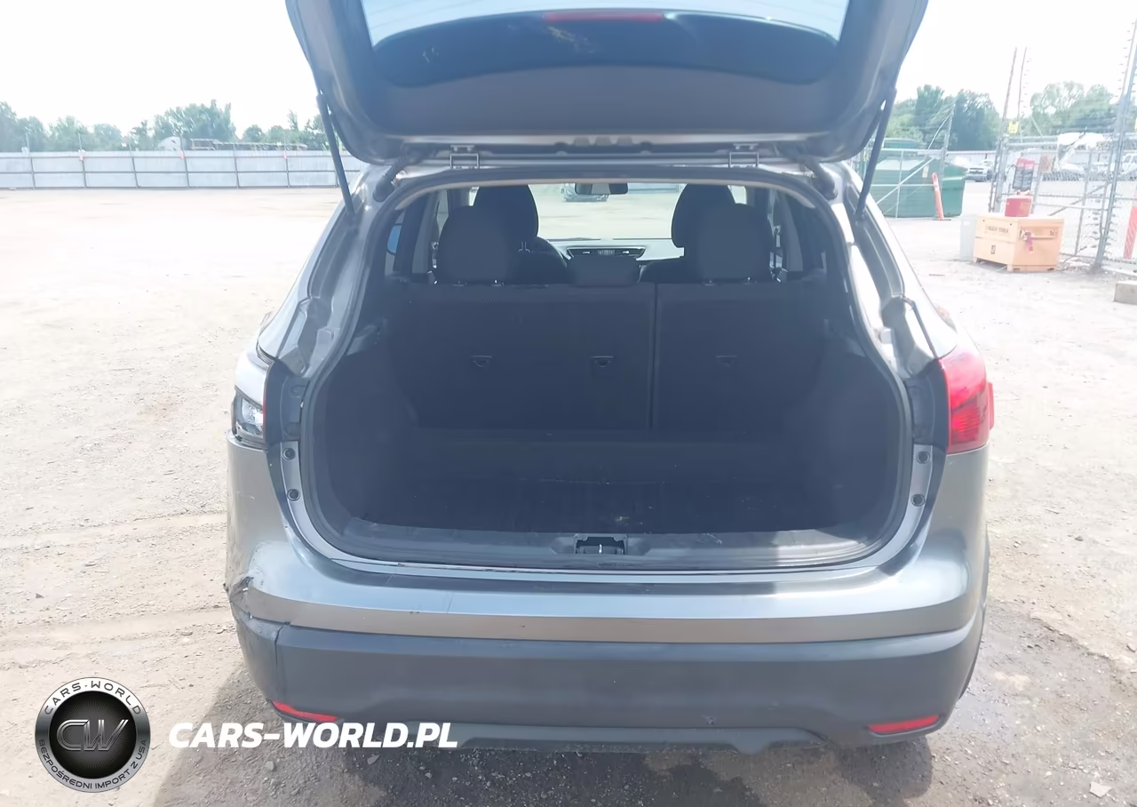 2017 Nissan Rogue Sport S VIN:JN1BJ1CPXHW031000 - 17