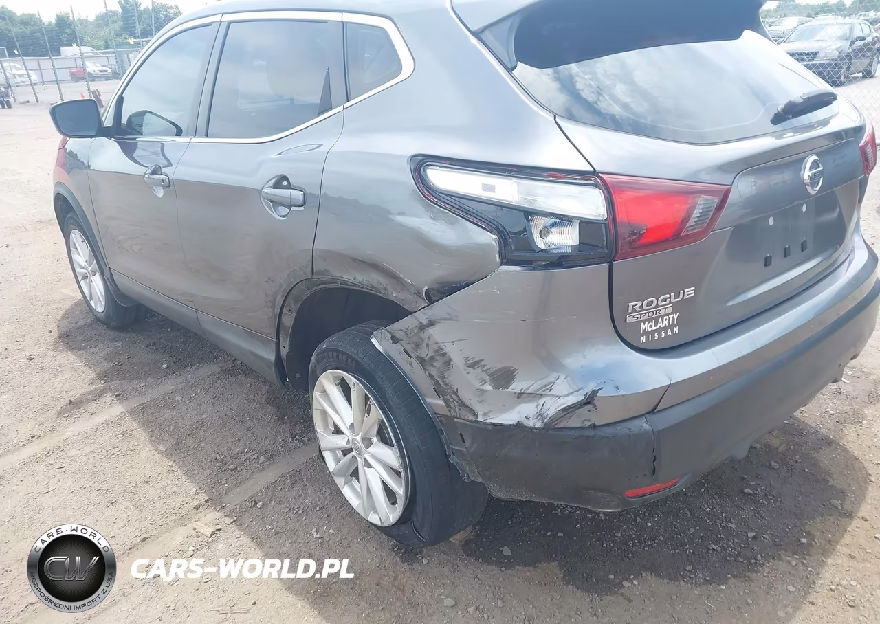 2017 Nissan Rogue Sport S VIN:JN1BJ1CPXHW031000 - 6