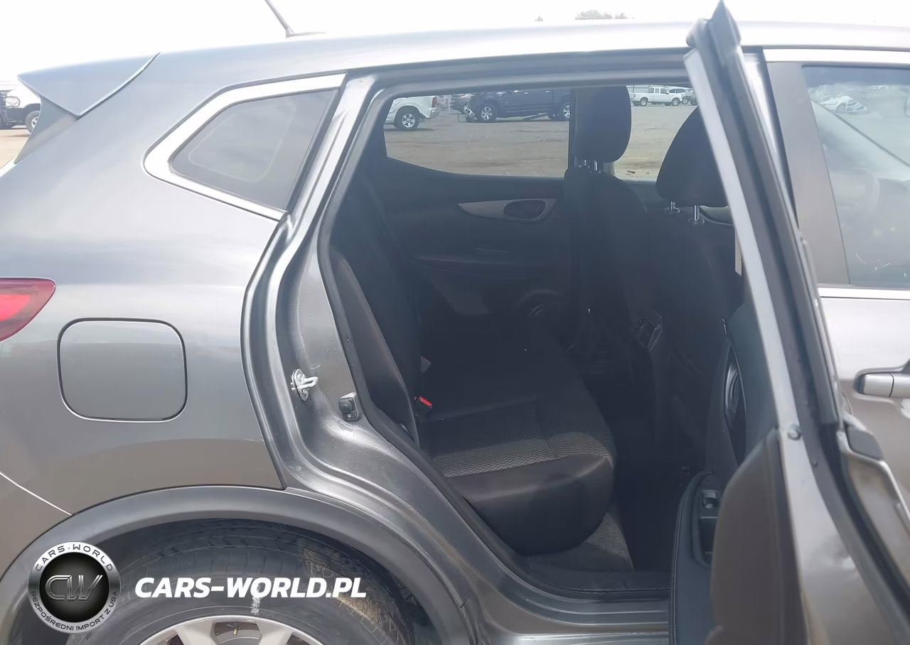 2017 Nissan Rogue Sport S VIN:JN1BJ1CPXHW031000 - 8