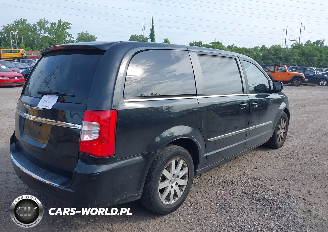 2014 Chrysler Town & Country S VIN:2C4RC1HG4ER199993 - 4