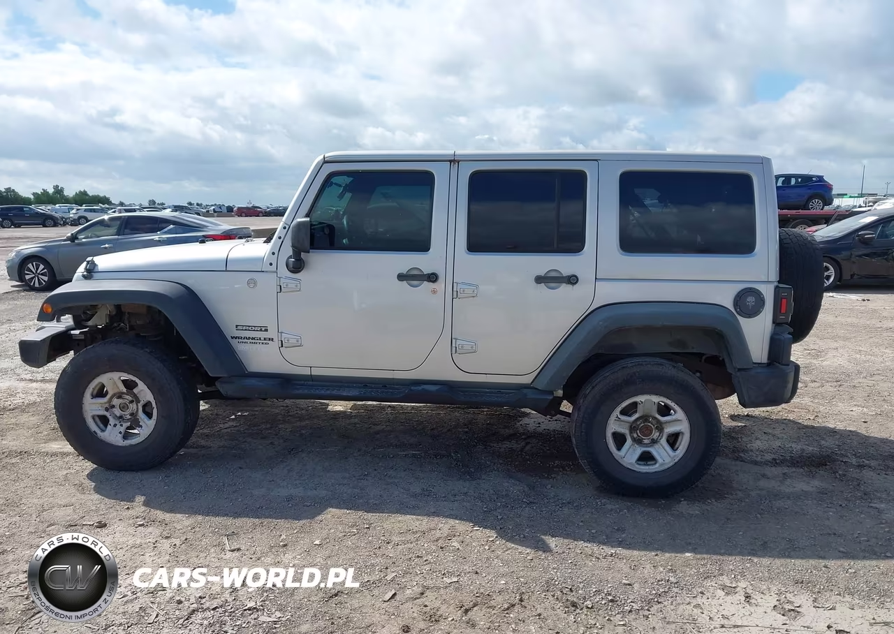 2010 Jeep Wrangler Unlimited Sport VIN:1J4BA3H13AL217430 - 14