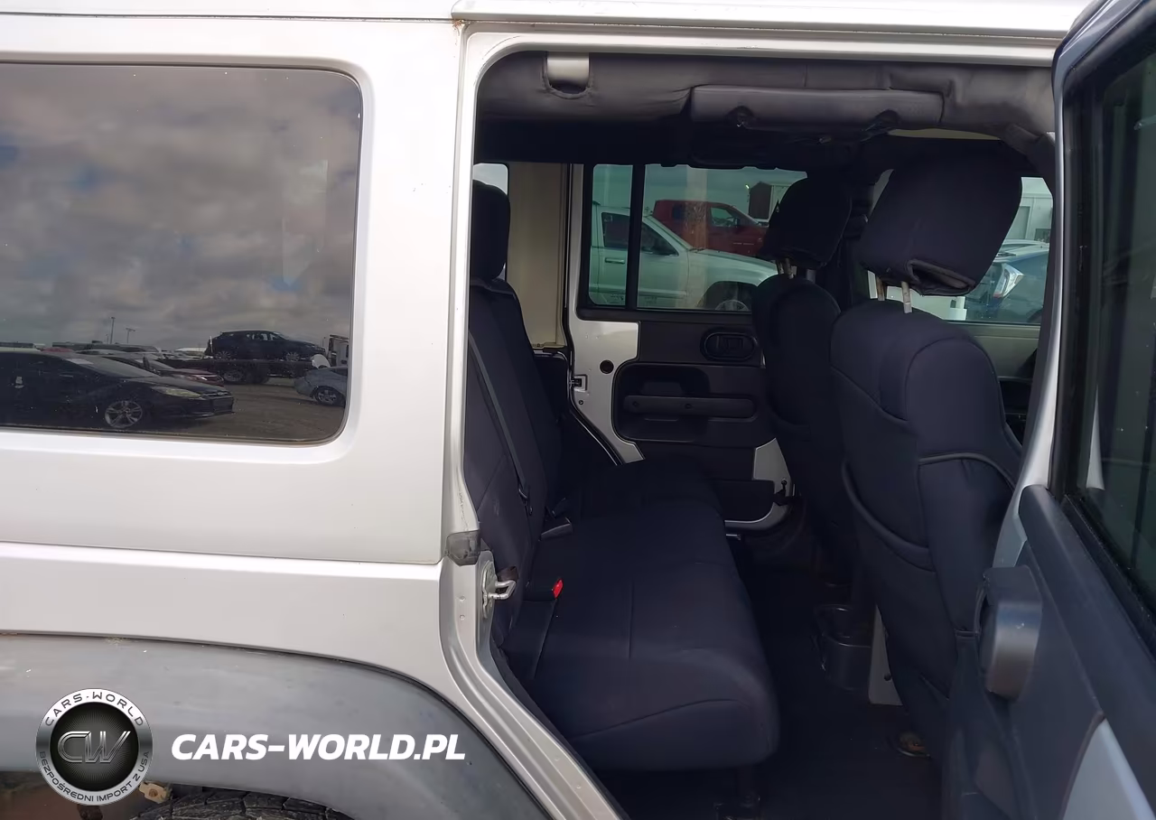 2010 Jeep Wrangler Unlimited Sport VIN:1J4BA3H13AL217430 - 8