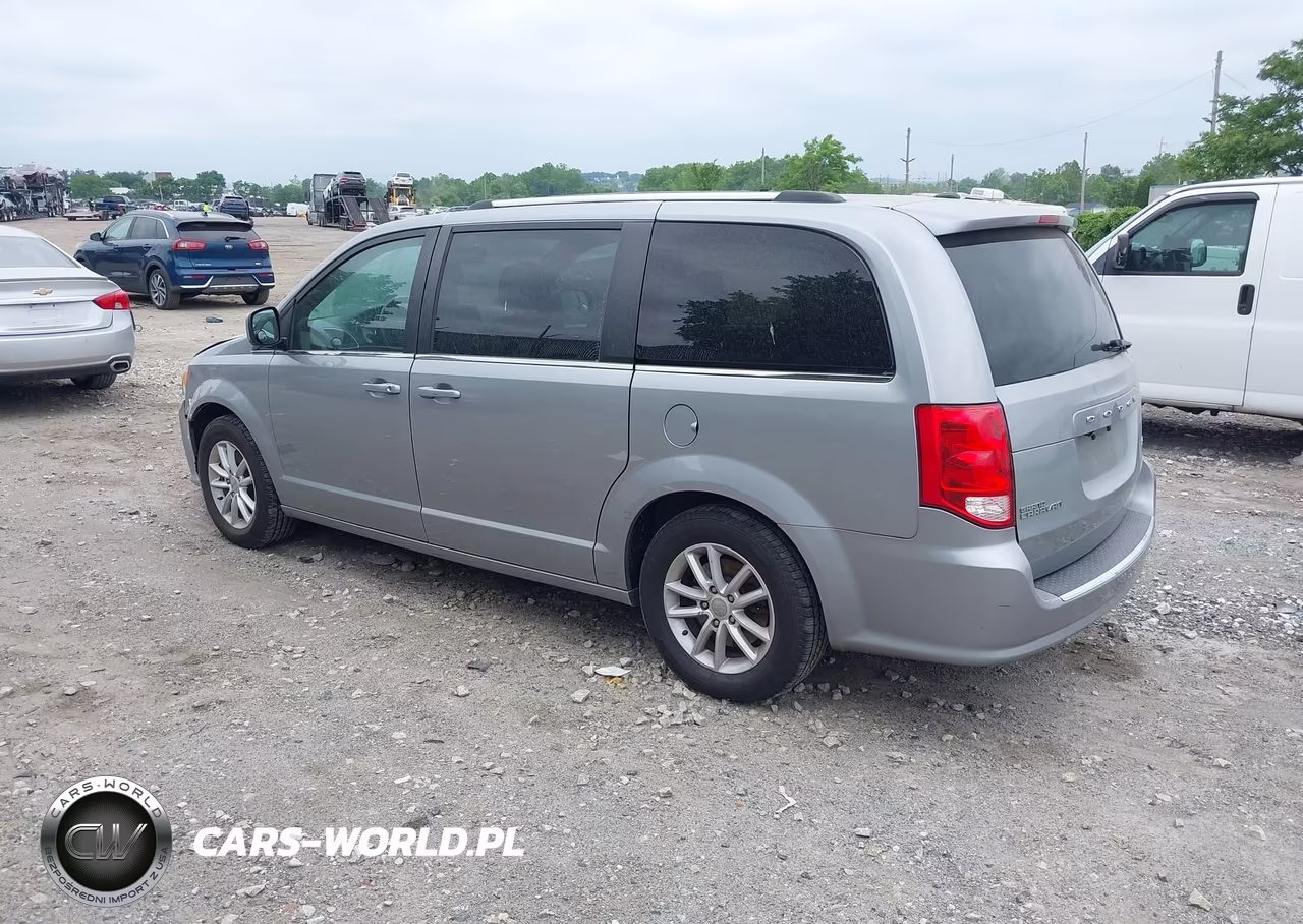 2018 Dodge Grand Caravan Sxt VIN:2C4RDGCG7JR325751 - 3