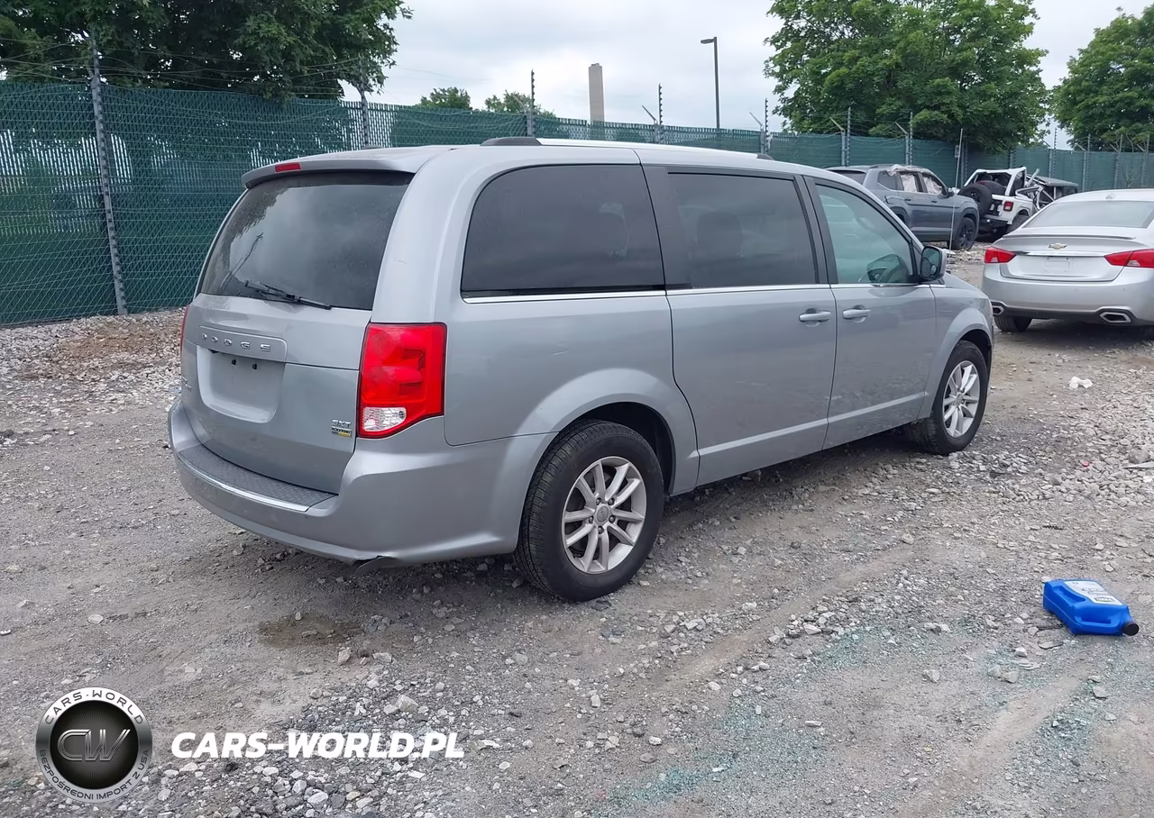 2018 Dodge Grand Caravan Sxt VIN:2C4RDGCG7JR325751 - 4