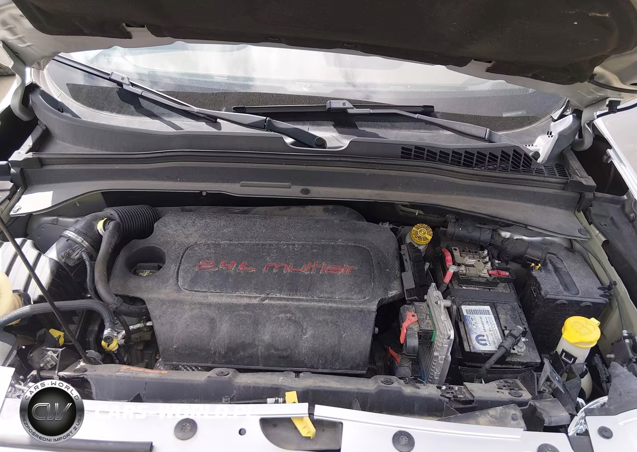 2016 Jeep Renegade Limited VIN:ZACCJADT2GPE12090 - 10
